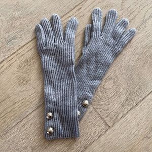 Michael Kors above the wrist knit grey gloves